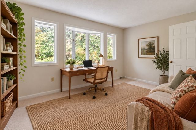 1005 Sherwood Forest Lane 1005, Saugus, MA 01906