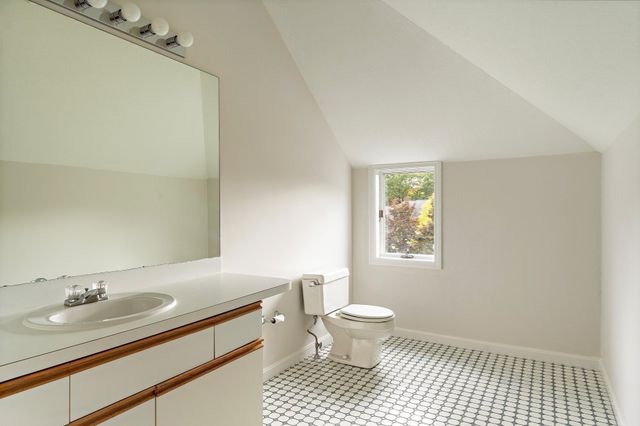 1005 Sherwood Forest Lane 1005, Saugus, MA 01906