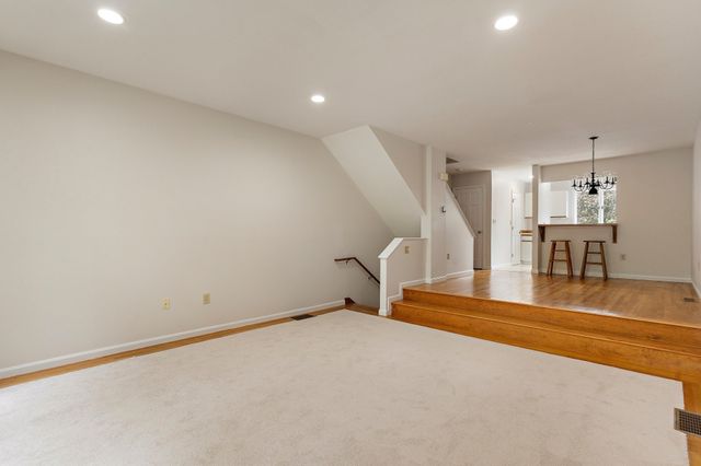 1005 Sherwood Forest Lane 1005, Saugus, MA 01906