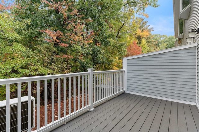 1005 Sherwood Forest Lane 1005, Saugus, MA 01906