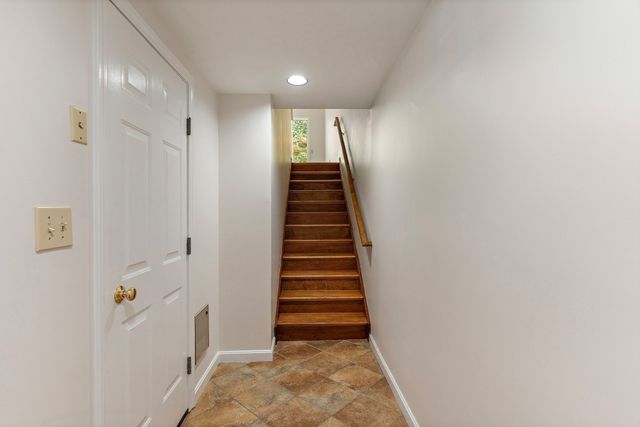 1005 Sherwood Forest Lane 1005, Saugus, MA 01906