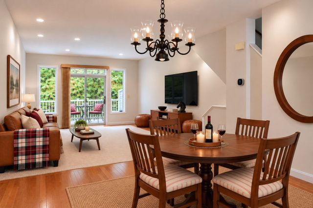 1005 Sherwood Forest Lane 1005, Saugus, MA 01906