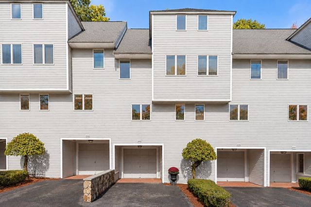 1005 Sherwood Forest Lane 1005, Saugus, MA 01906