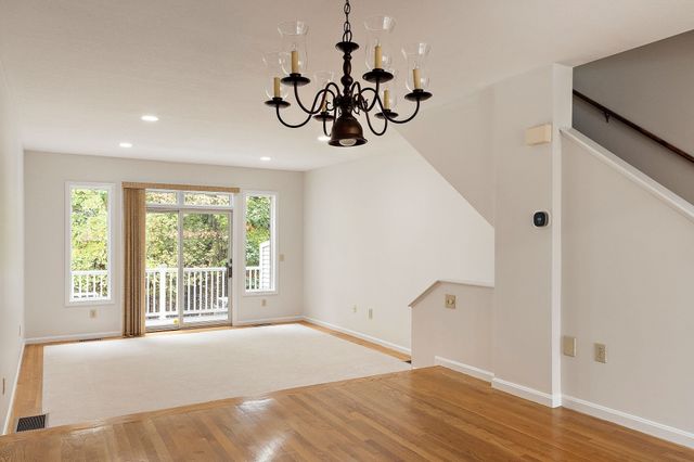 1005 Sherwood Forest Lane 1005, Saugus, MA 01906