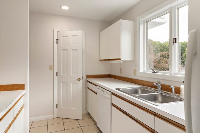 1005 Sherwood Forest Lane 1005, Saugus, MA 01906