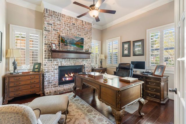 108 Mcgoey Circle, The Woodlands, TX 77384