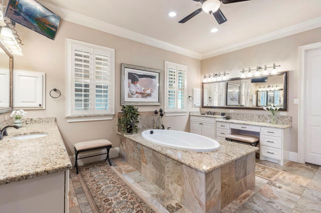 108 Mcgoey Circle, The Woodlands, TX 77384