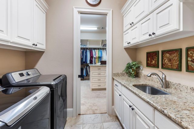 108 Mcgoey Circle, The Woodlands, TX 77384