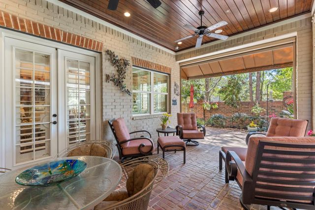 108 Mcgoey Circle, The Woodlands, TX 77384