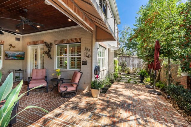 108 Mcgoey Circle, The Woodlands, TX 77384