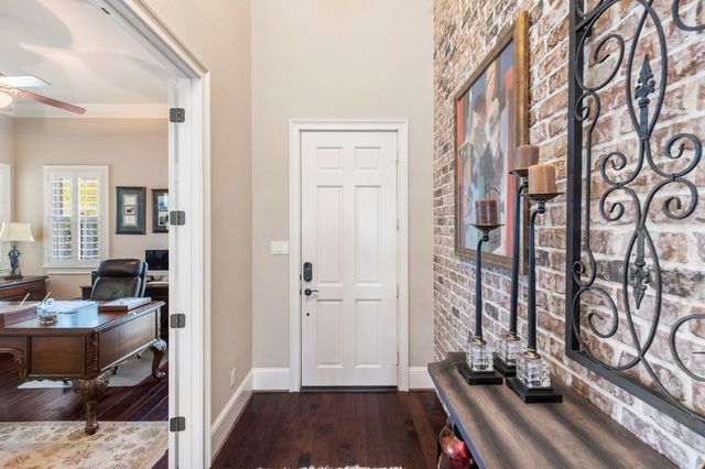 108 Mcgoey Circle, The Woodlands, TX 77384