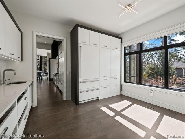 4890 Charing Cross Road, Bloomfield Hills, MI 48304