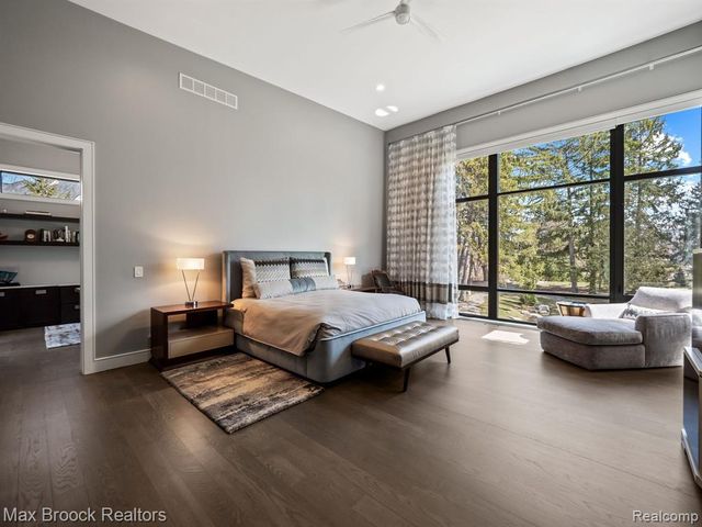 4890 Charing Cross Road, Bloomfield Hills, MI 48304