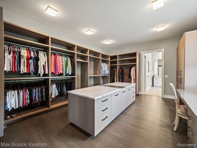 4890 Charing Cross Road, Bloomfield Hills, MI 48304