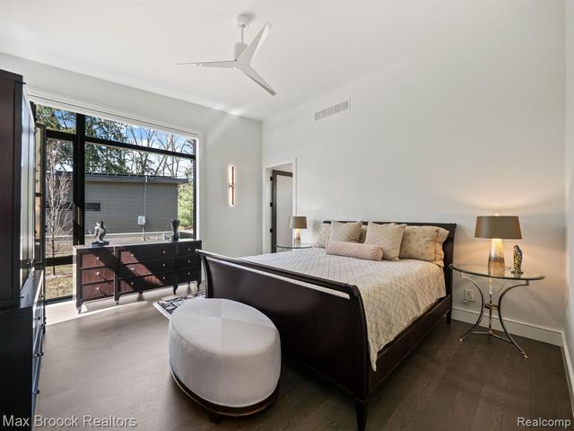 4890 Charing Cross Road, Bloomfield Hills, MI 48304