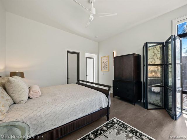 4890 Charing Cross Road, Bloomfield Hills, MI 48304