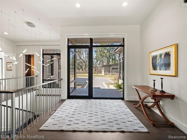 4890 Charing Cross Road, Bloomfield Hills, MI 48304