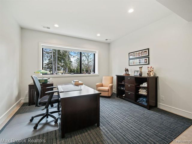 4890 Charing Cross Road, Bloomfield Hills, MI 48304