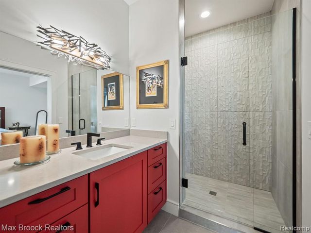 4890 Charing Cross Road, Bloomfield Hills, MI 48304