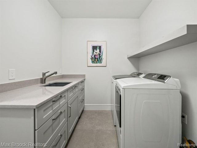 4890 Charing Cross Road, Bloomfield Hills, MI 48304