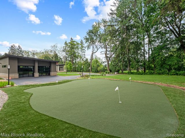 4890 Charing Cross Road, Bloomfield Hills, MI 48304