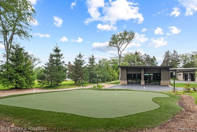 4890 Charing Cross Road, Bloomfield Hills, MI 48304