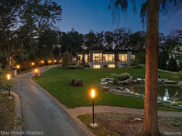 4890 Charing Cross Road, Bloomfield Hills, MI 48304