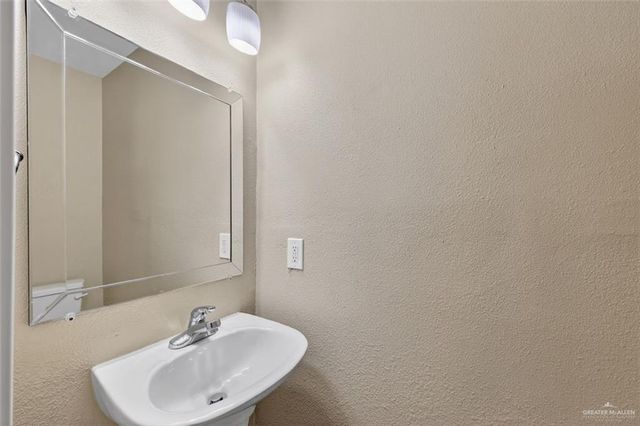 4717 Thunderbird Avenue, Mcallen, TX 78504