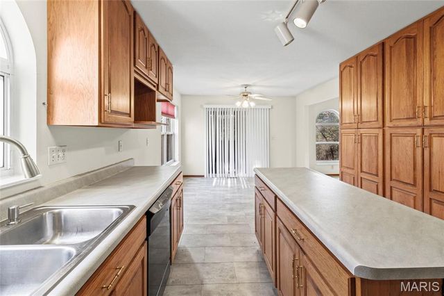 6677 Creekstone Drive, Barnhart, MO 63012