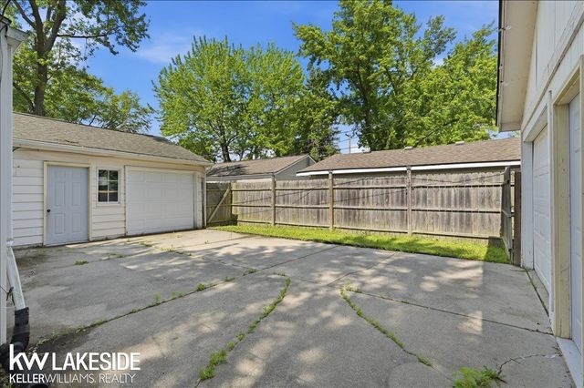 21325 Drexel Street, Clinton Township, MI 48036