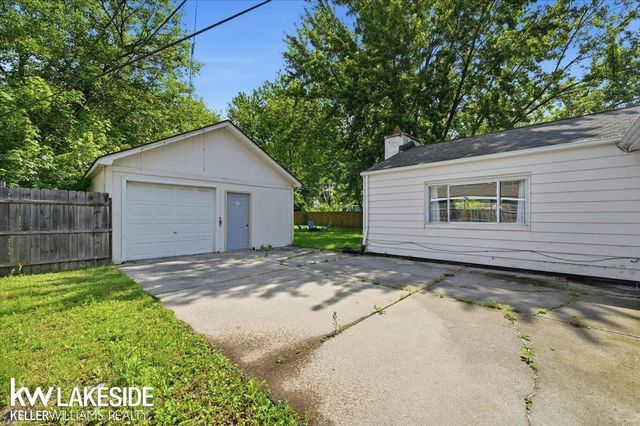 21325 Drexel Street, Clinton Township, MI 48036