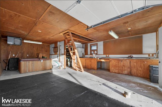 21325 Drexel Street, Clinton Township, MI 48036