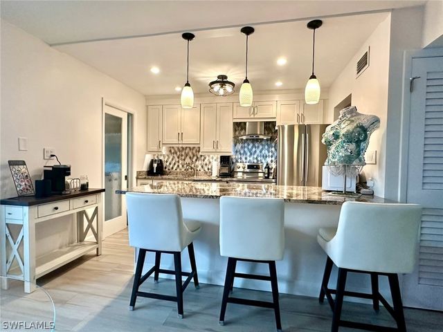 788 Park Shore DR A29, Naples, FL 34103