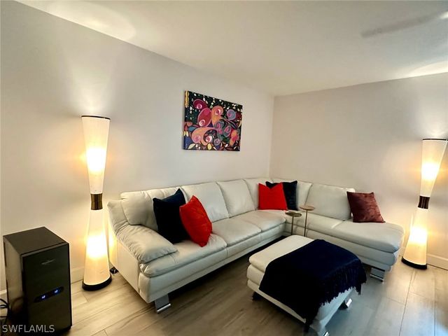 788 Park Shore DR A29, Naples, FL 34103