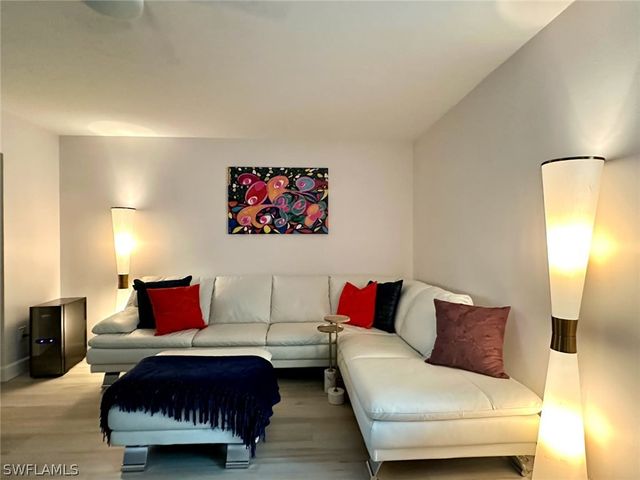 788 Park Shore DR A29, Naples, FL 34103