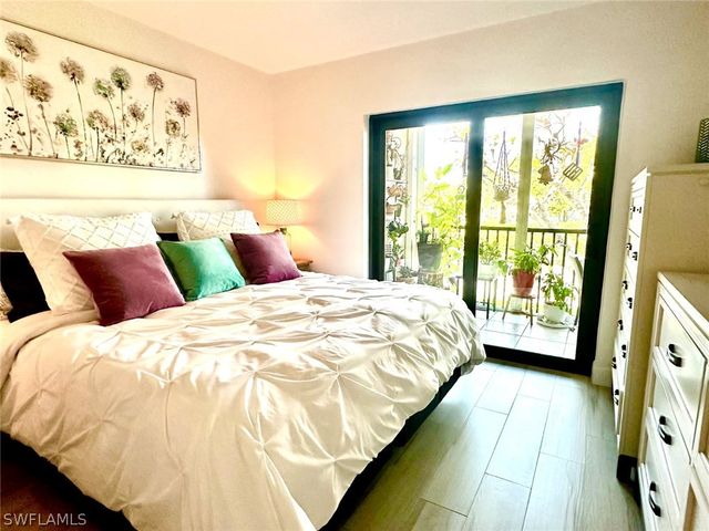 788 Park Shore DR A29, Naples, FL 34103