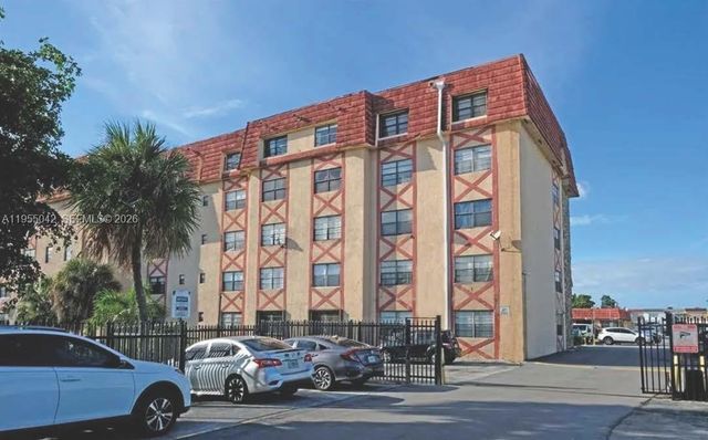 1325 W 68th St 113, Hialeah, FL 33014