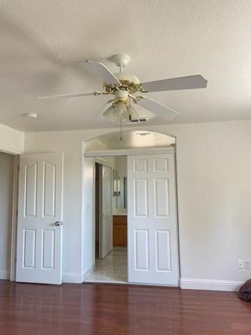 526 Eleni Ln, Manteca, CA 95336
