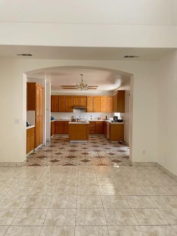 526 Eleni Ln, Manteca, CA 95336