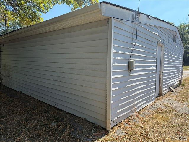 5501 Winchelsea Drive, St Louis, MO 63121