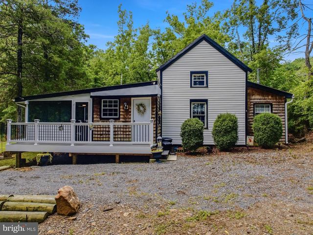 6485 CACAPON RD, Great Cacapon, WV 25422