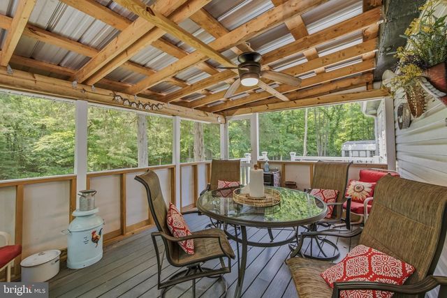 6485 CACAPON RD, Great Cacapon, WV 25422