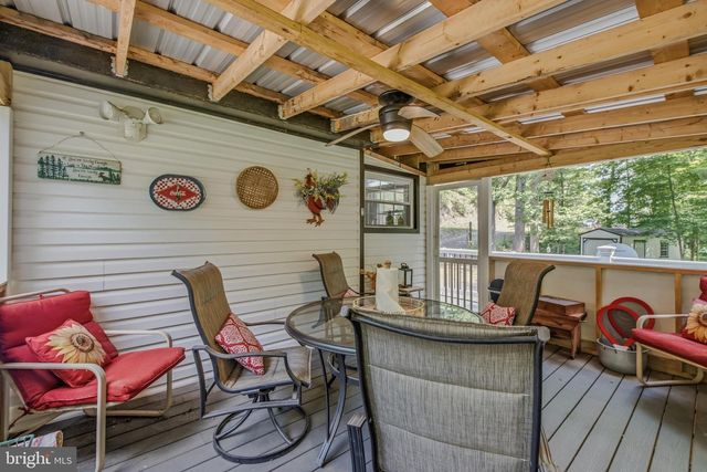 6485 CACAPON RD, Great Cacapon, WV 25422