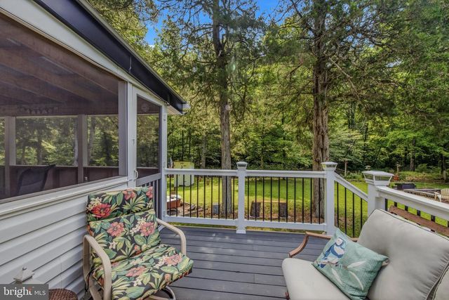 6485 CACAPON RD, Great Cacapon, WV 25422