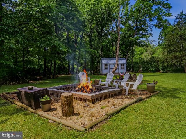 6485 CACAPON RD, Great Cacapon, WV 25422