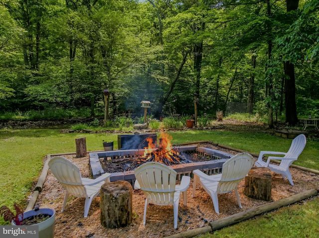 6485 CACAPON RD, Great Cacapon, WV 25422