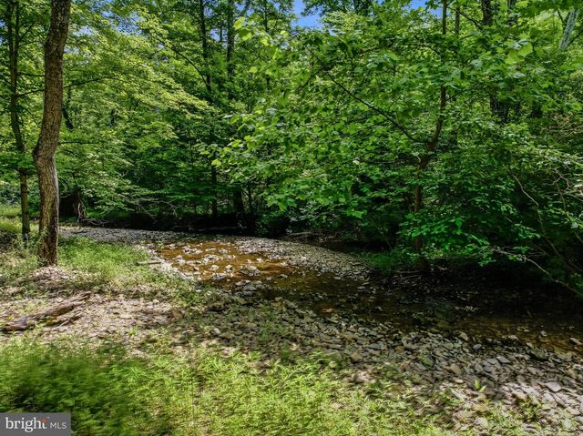 6485 CACAPON RD, Great Cacapon, WV 25422