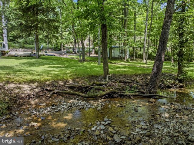 6485 CACAPON RD, Great Cacapon, WV 25422