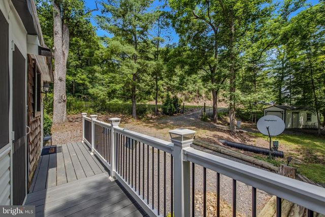 6485 CACAPON RD, Great Cacapon, WV 25422