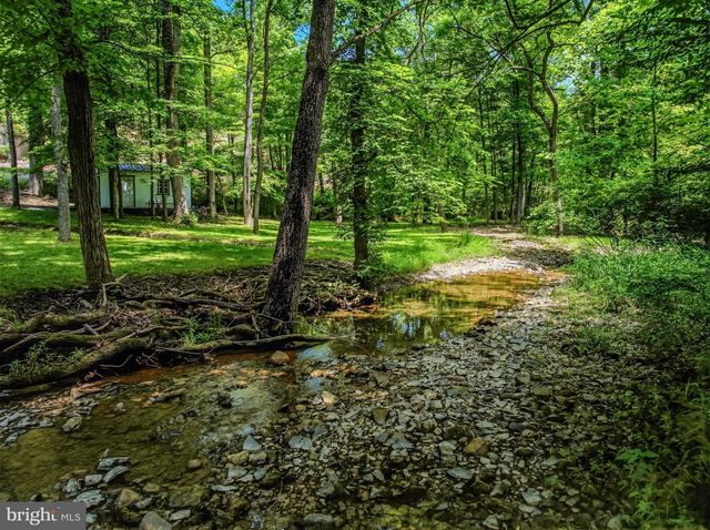6485 CACAPON RD, Great Cacapon, WV 25422